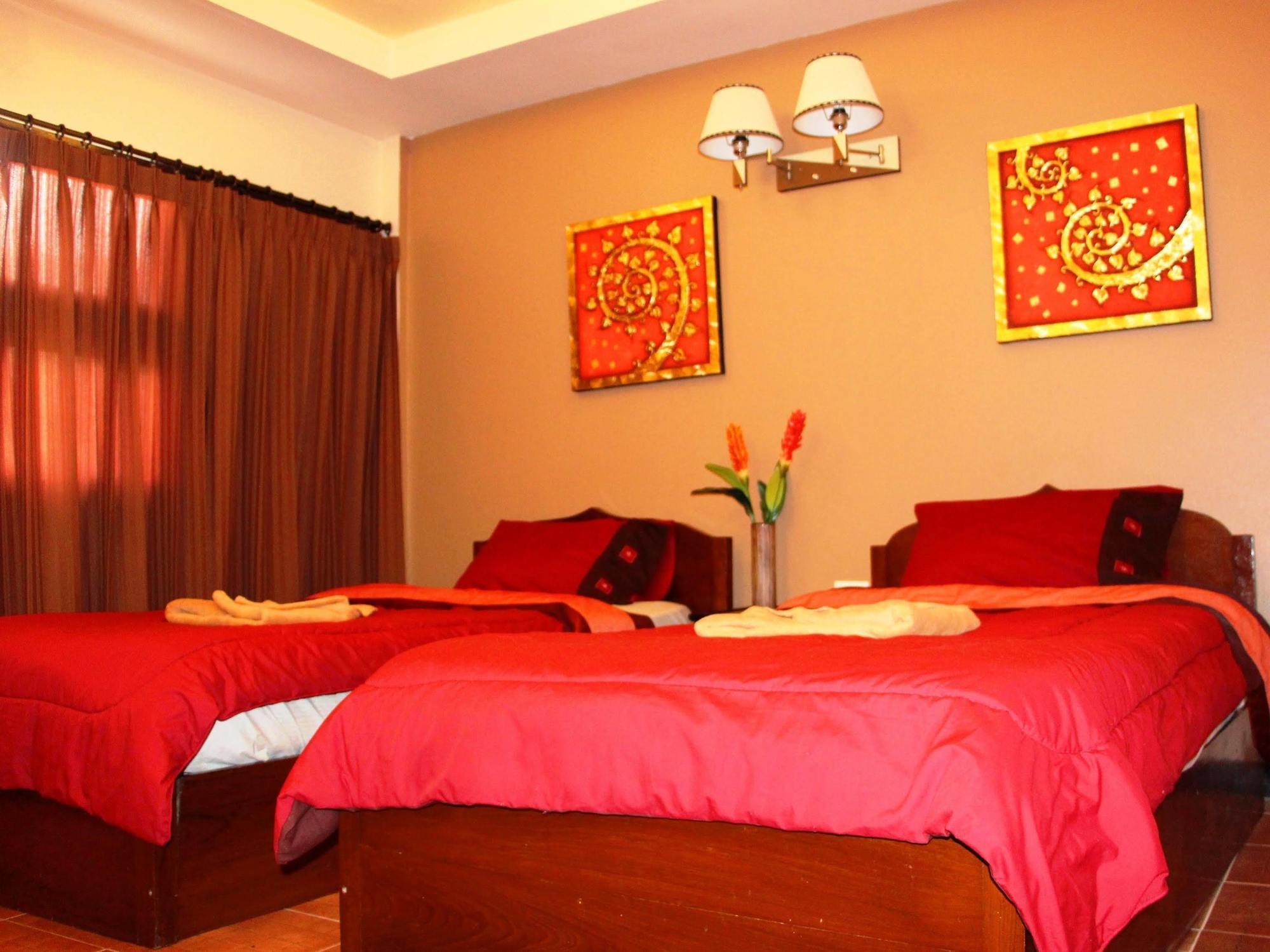 Teeraya Boutique Hostel Chiang Mai Buitenkant foto